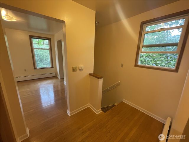 317 17th Avenue E, Seattle, WA 98112