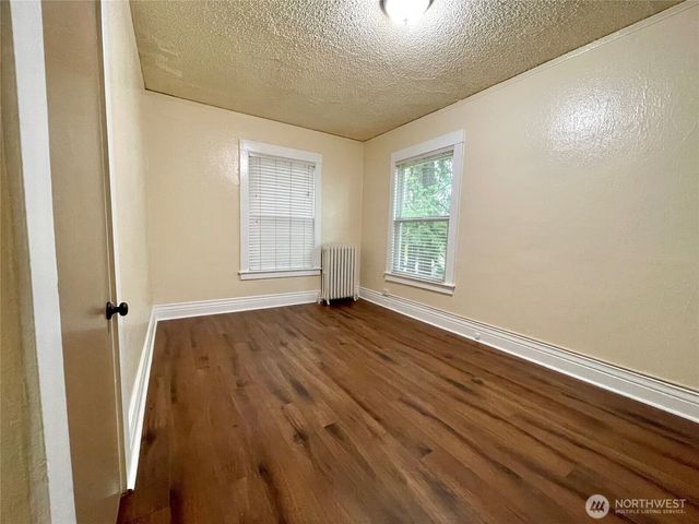 317 17th Avenue E, Seattle, WA 98112