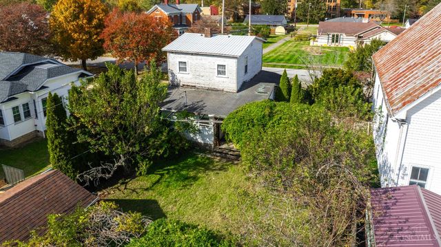 312 E Eighth Street, Manchester, OH 45144