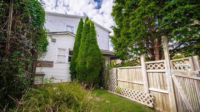 312 E Eighth Street, Manchester, OH 45144