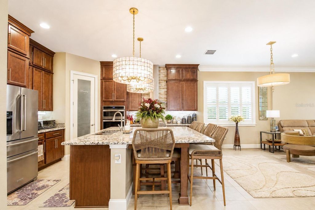 Image 13 of property listing at 13139 BROMBOROUGH DRIVE, Orlando, FL 32832