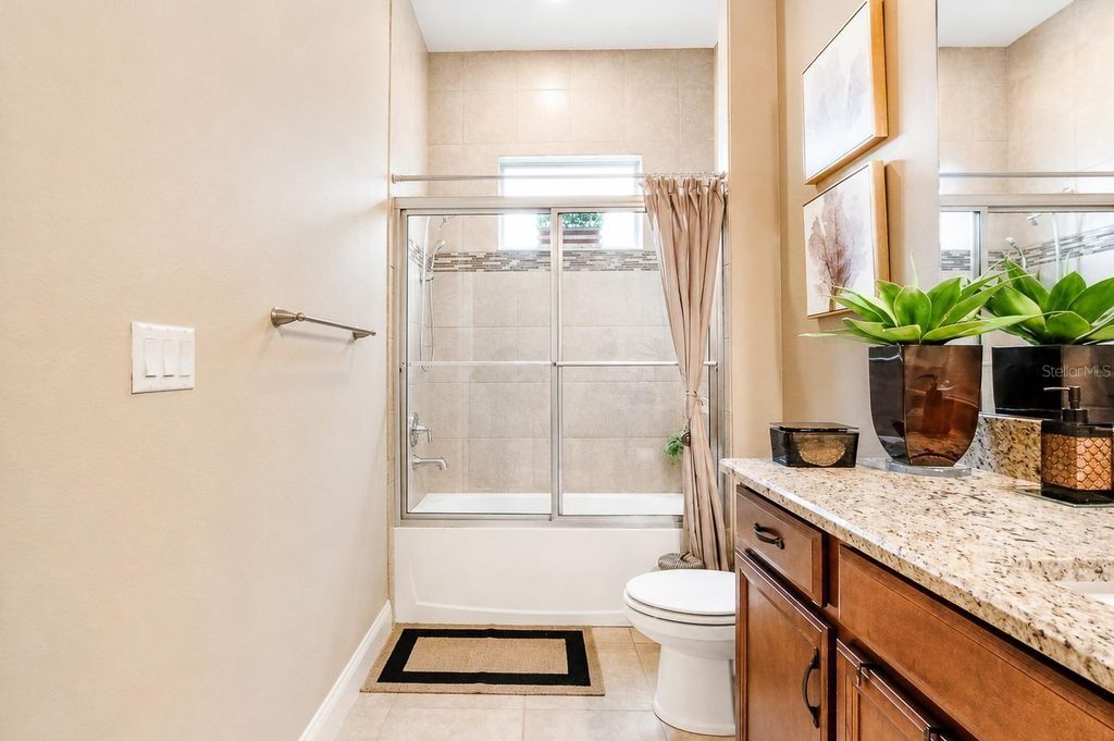 Image 25 of property listing at 13139 BROMBOROUGH DRIVE, Orlando, FL 32832