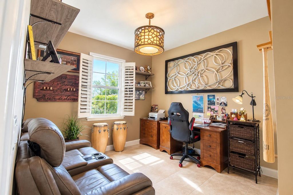 Image 30 of property listing at 13139 BROMBOROUGH DRIVE, Orlando, FL 32832