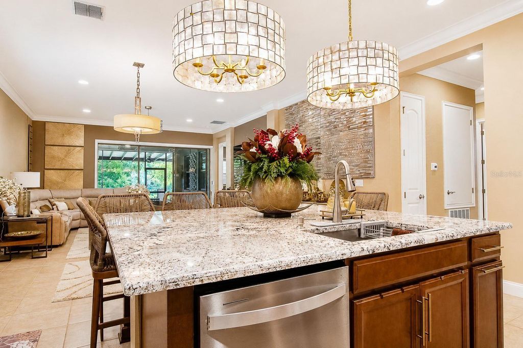 Image 7 of property listing at 13139 BROMBOROUGH DRIVE, Orlando, FL 32832