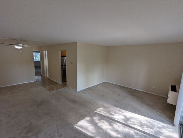 267 12th Street 6D, Wheeling, IL 60090