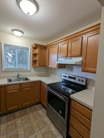 267 12th Street 6D, Wheeling, IL 60090