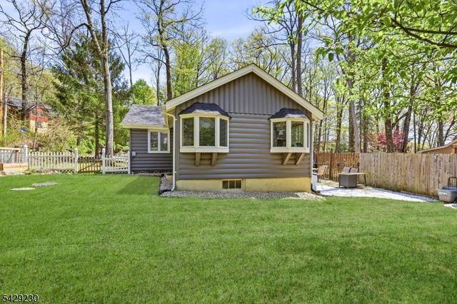 5 Sanoset Rd, Vernon Twp., NJ 07422