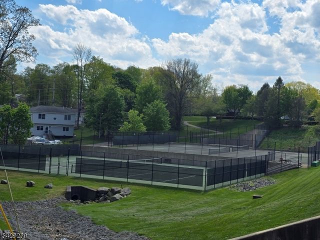 5 Sanoset Rd, Vernon Twp., NJ 07422