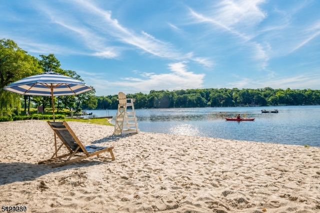 5 Sanoset Rd, Vernon Twp., NJ 07422