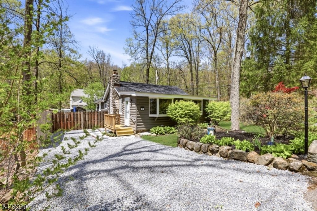 5 Sanoset Rd, Vernon Twp., NJ 07422