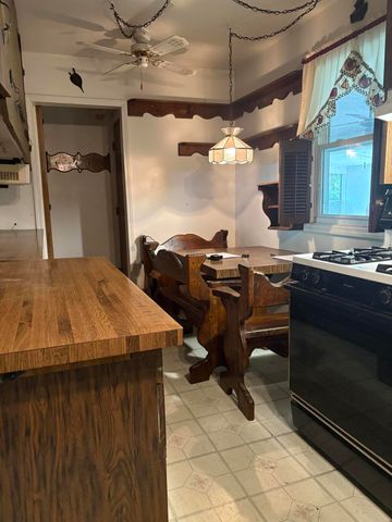 635 Oswego Road, Valparaiso, IN 46385