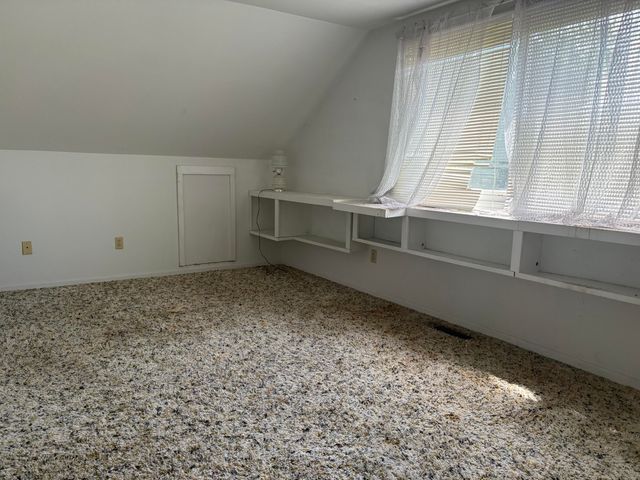 635 Oswego Road, Valparaiso, IN 46385