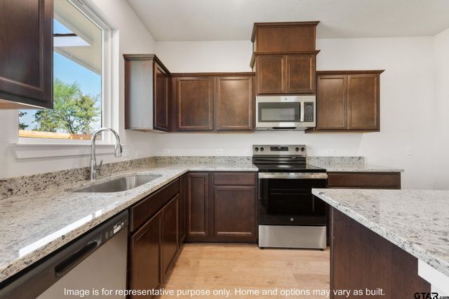 7063 Cottage Square, Tyler, TX 75703