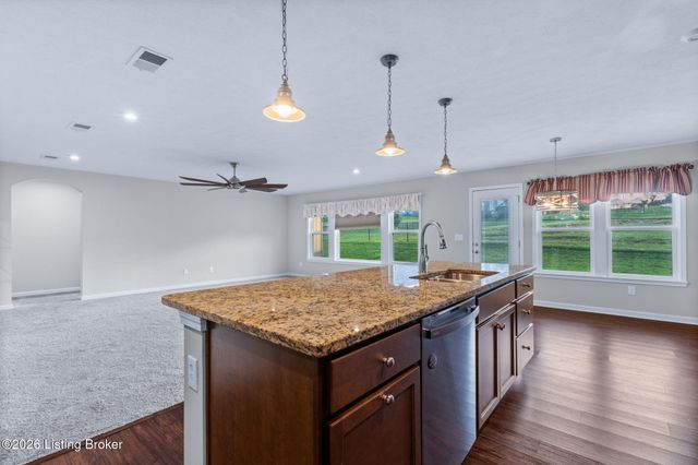 367 Copper Creek Dr, Mt Washington, KY 40047