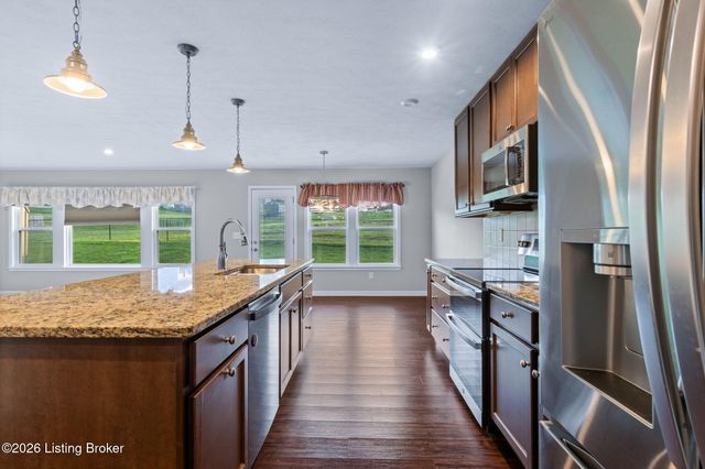 367 Copper Creek Dr, Mt Washington, KY 40047