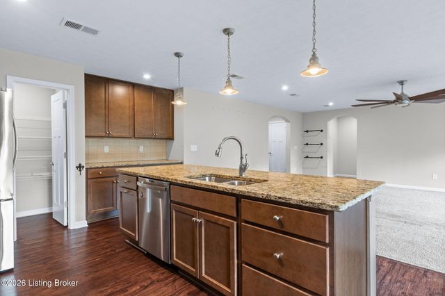 367 Copper Creek Dr, Mt Washington, KY 40047