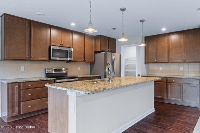 367 Copper Creek Dr, Mt Washington, KY 40047