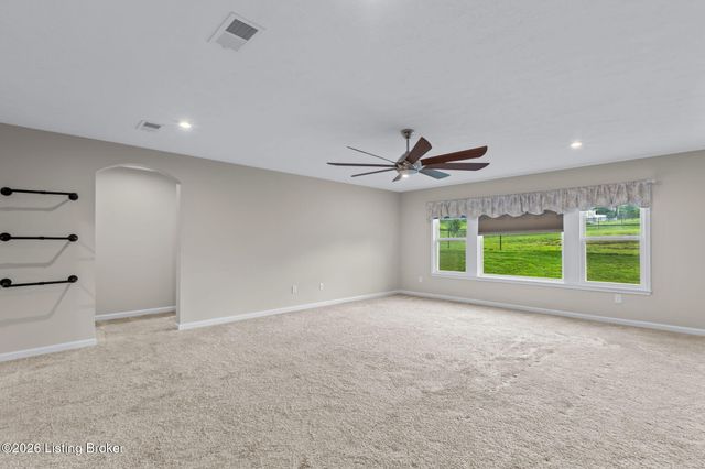 367 Copper Creek Dr, Mt Washington, KY 40047