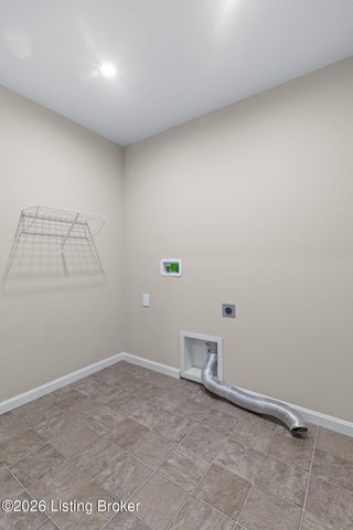 367 Copper Creek Dr, Mt Washington, KY 40047