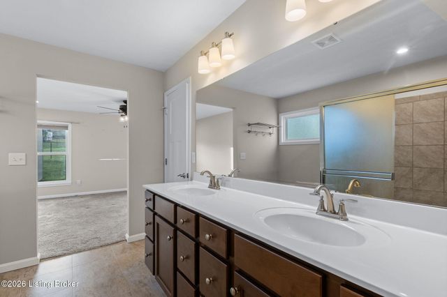 367 Copper Creek Dr, Mt Washington, KY 40047