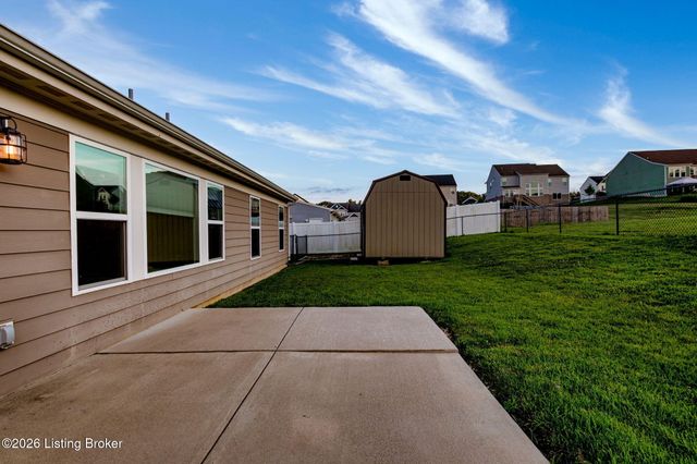 367 Copper Creek Dr, Mt Washington, KY 40047