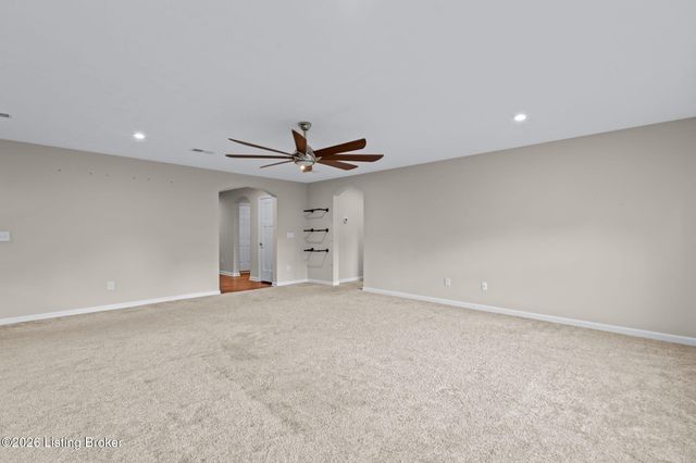 367 Copper Creek Dr, Mt Washington, KY 40047