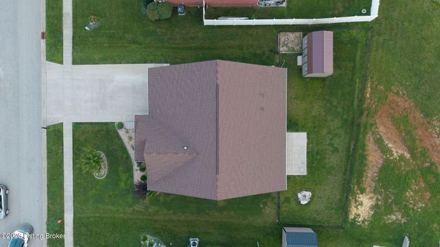 367 Copper Creek Dr, Mt Washington, KY 40047