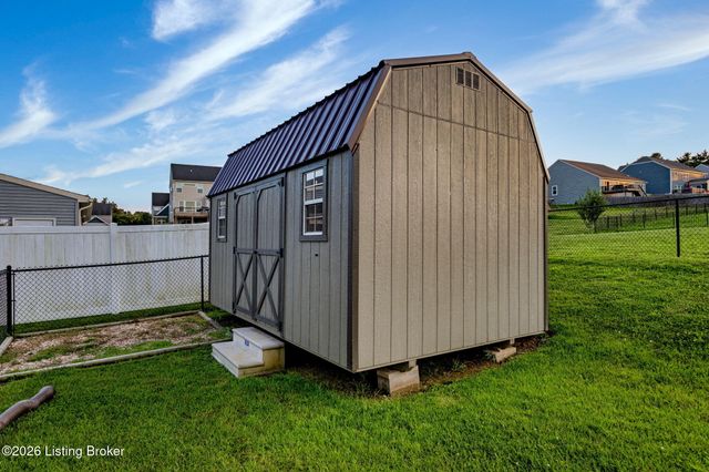 367 Copper Creek Dr, Mt Washington, KY 40047