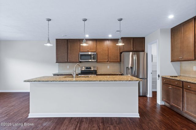 367 Copper Creek Dr, Mt Washington, KY 40047