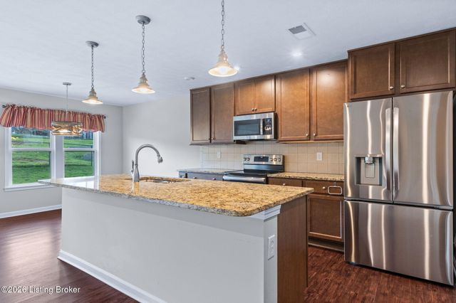 367 Copper Creek Dr, Mt Washington, KY 40047