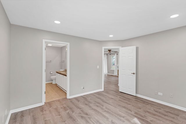 1028 Rockport Drive, Carol Stream, IL 60188