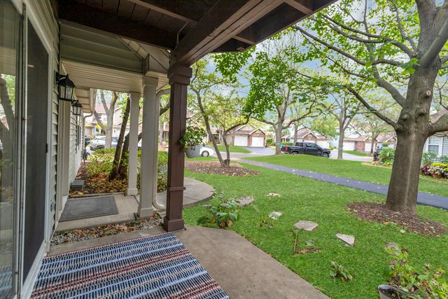 1028 Rockport Drive, Carol Stream, IL 60188