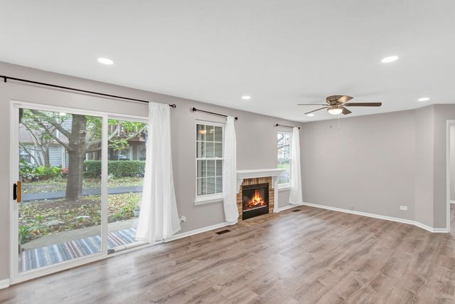 1028 Rockport Drive, Carol Stream, IL 60188