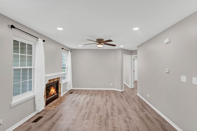 1028 Rockport Drive, Carol Stream, IL 60188