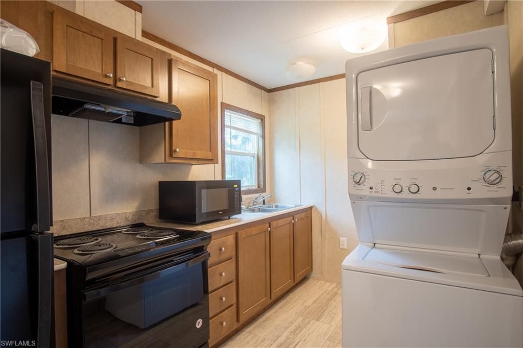 7905 Bogart DR, NORTH FORT MYERS, FL 33917 — photo 5
