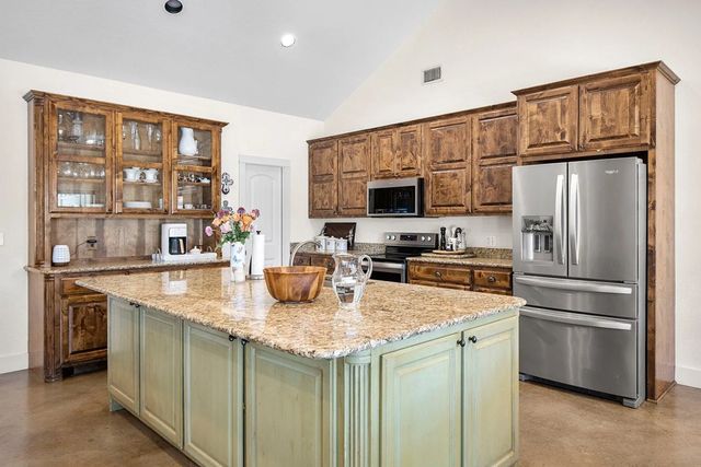 188 Mull Rd, Kerrville, TX 78028