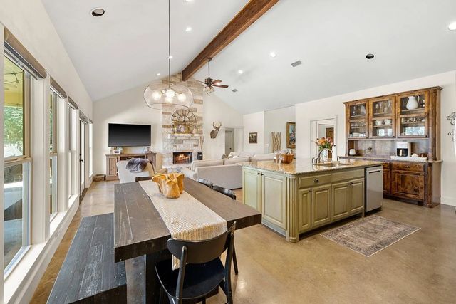 188 Mull Rd, Kerrville, TX 78028