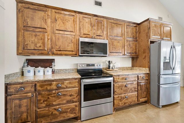 188 Mull Rd, Kerrville, TX 78028