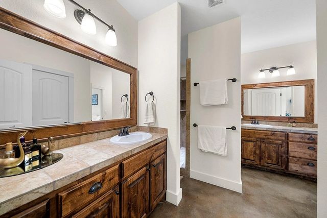 188 Mull Rd, Kerrville, TX 78028