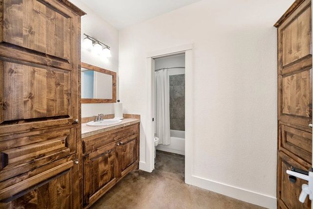 188 Mull Rd, Kerrville, TX 78028