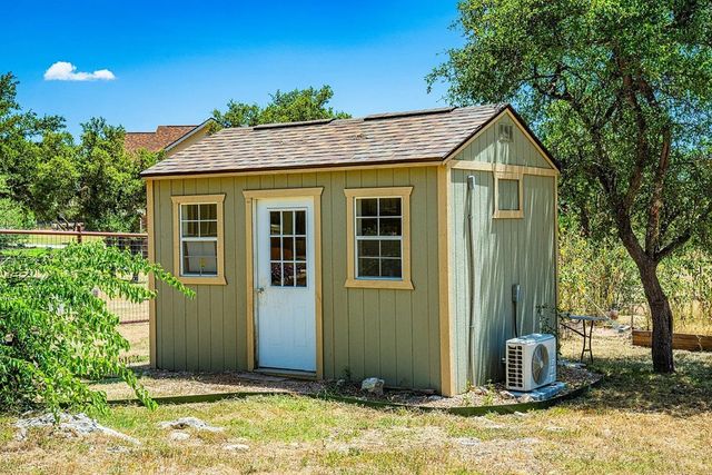 188 Mull Rd, Kerrville, TX 78028