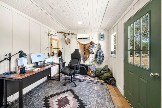 188 Mull Rd, Kerrville, TX 78028