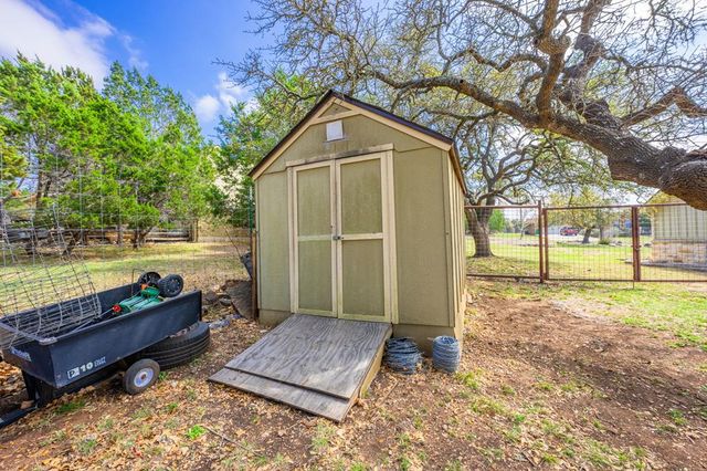 188 Mull Rd, Kerrville, TX 78028