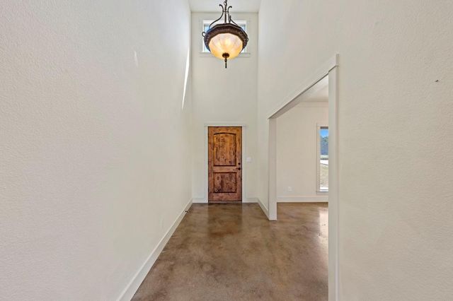 188 Mull Rd, Kerrville, TX 78028