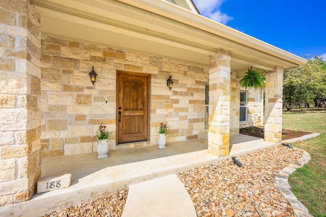 188 Mull Rd, Kerrville, TX 78028