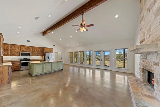 188 Mull Rd, Kerrville, TX 78028