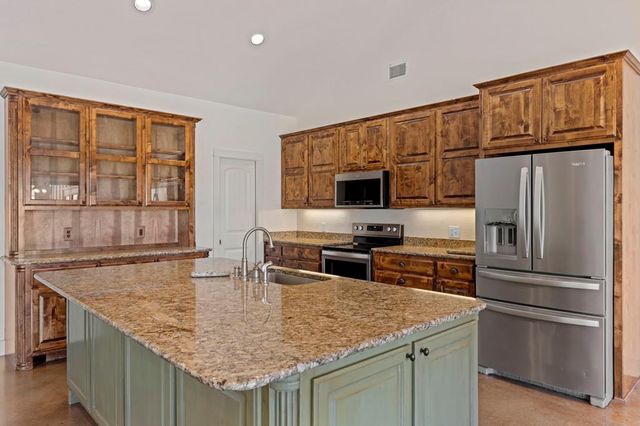 188 Mull Rd, Kerrville, TX 78028