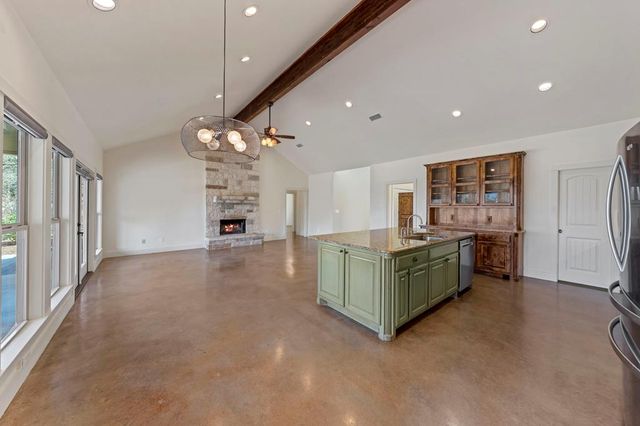 188 Mull Rd, Kerrville, TX 78028