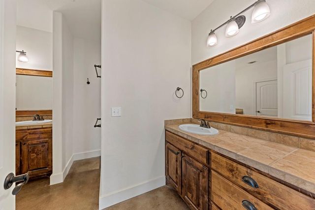 188 Mull Rd, Kerrville, TX 78028