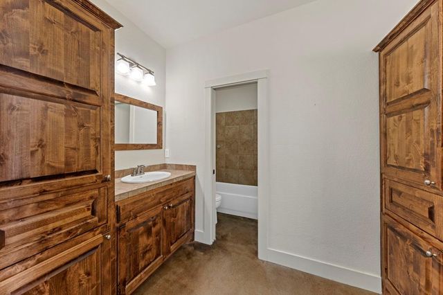 188 Mull Rd, Kerrville, TX 78028